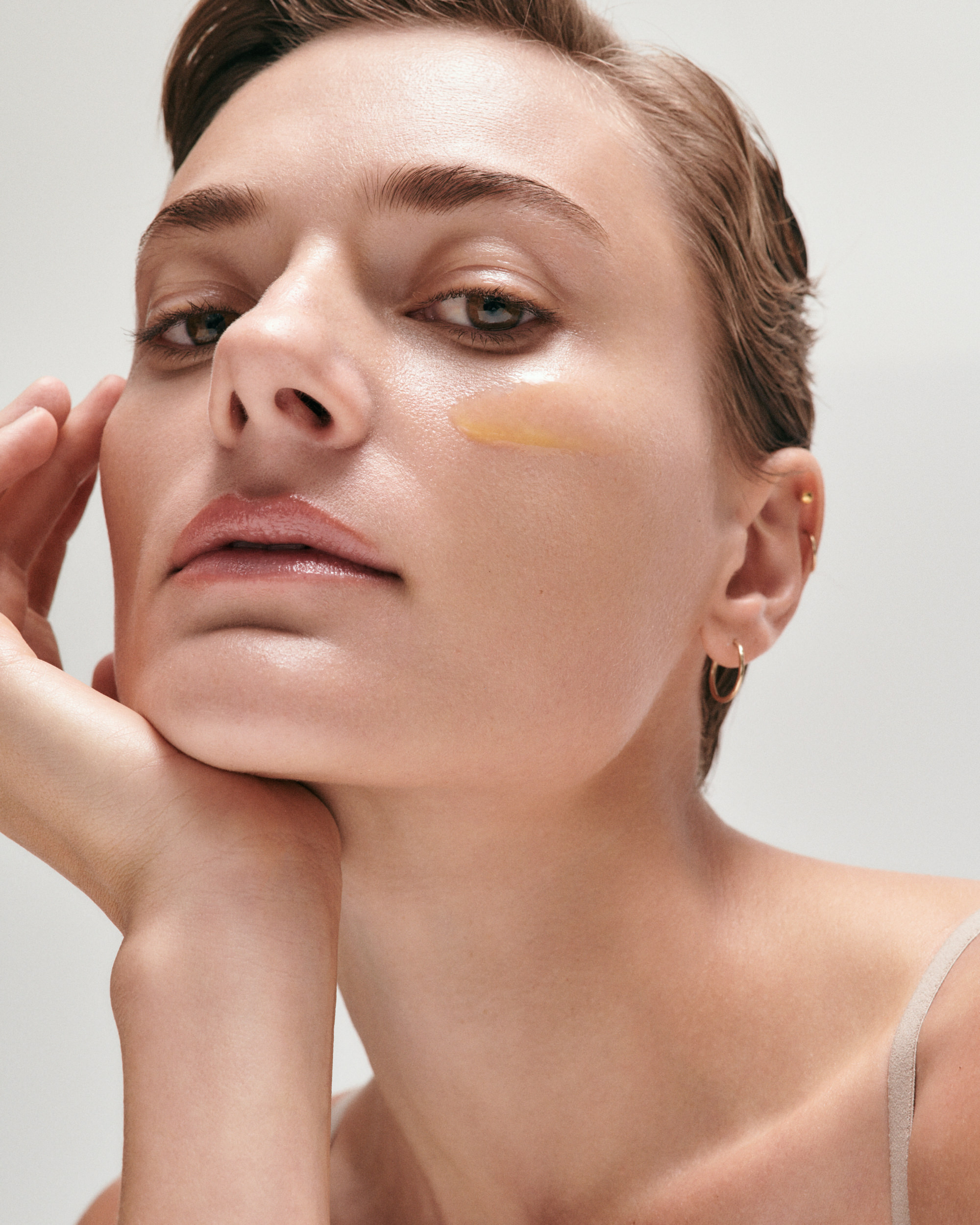 Photo of a woman for Mineral Health Beauty Campaign by WØRKS
